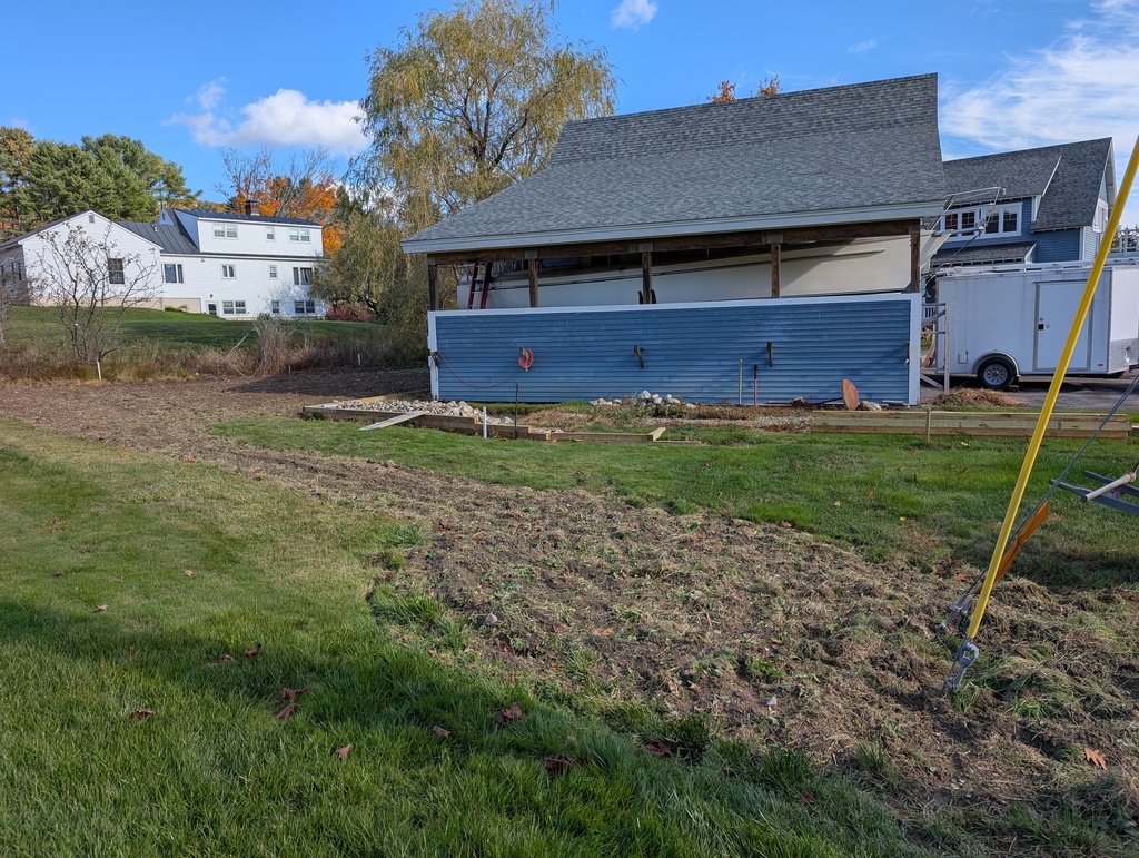 No description provided for: /2025/10-12/1023-garage-yard/photo04.html