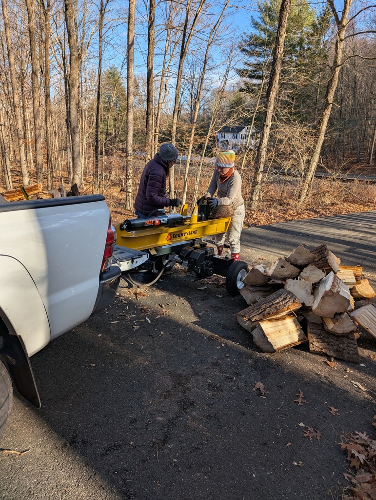 No description provided for: /2025/10-12/1127-log-splitting/photo01.html