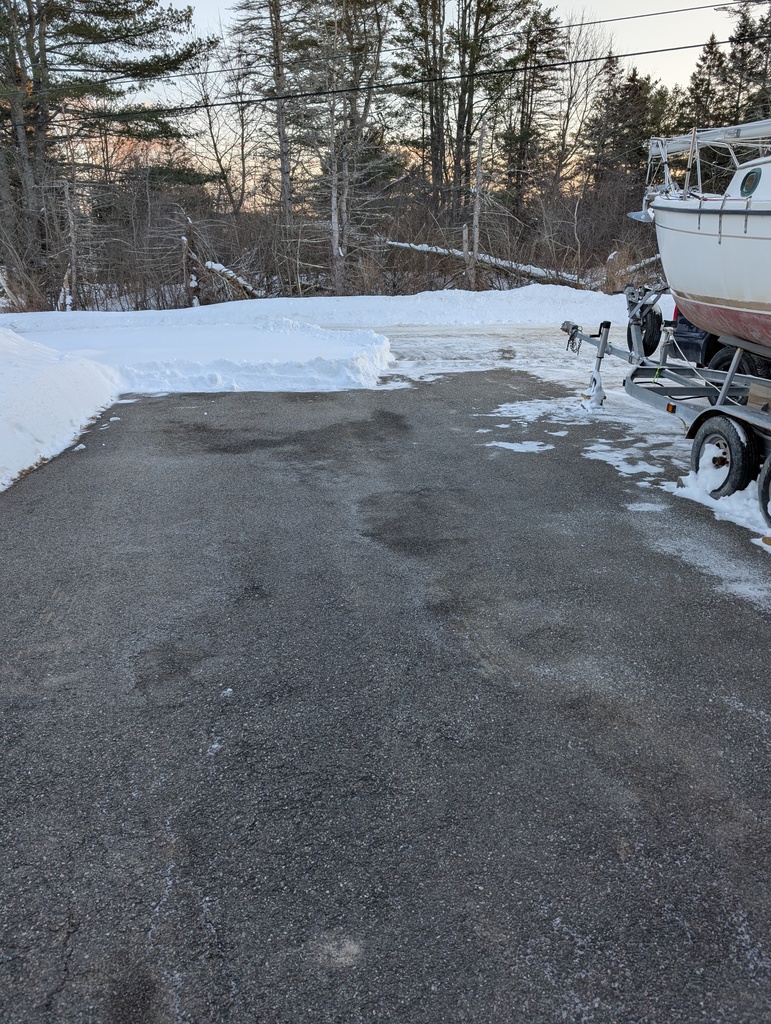 No description provided for: /2026/0128-snow-shoveling/photo03.html