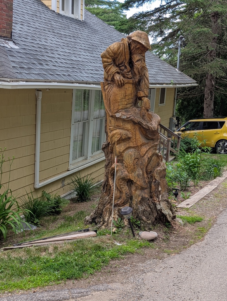 No description provided for: /2026/04-06/0627-stump-carving/photo02.html